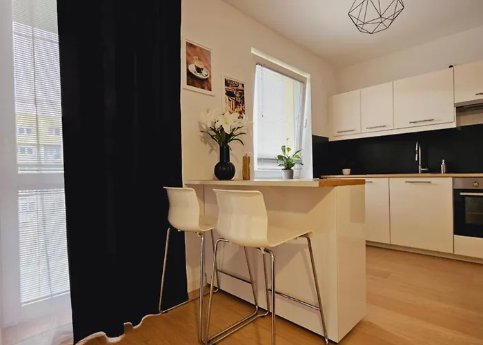 Malta & Basen ,kort Tenisowy W Cenie Apartment Posen